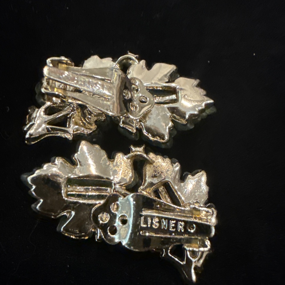 Lisner green jelly oak leaf clip ons - Picture 6 of 6